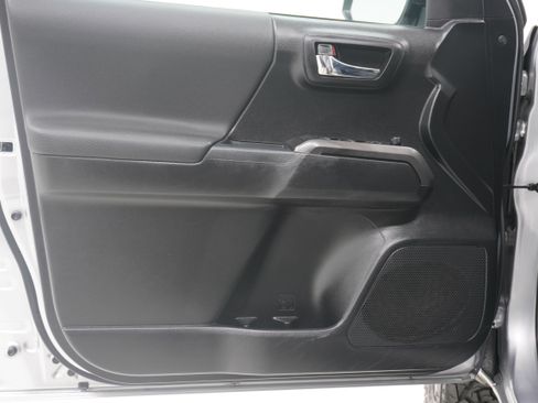 Used 2021 Toyota Tacoma TRD Sport RWD image 12