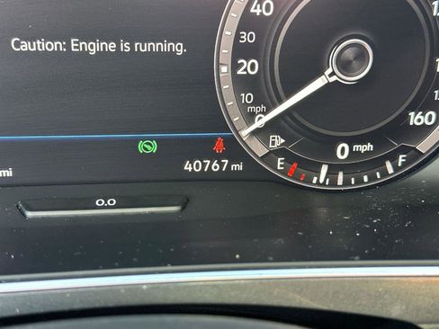 Used 2019 Volkswagen Tiguan SEL image 19