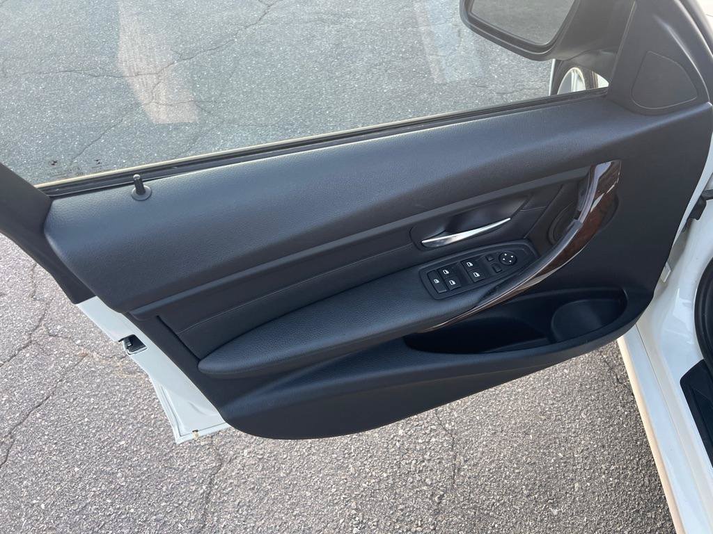 Used 2015 BMW 328i Sedan RWD image 10
