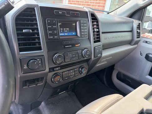 Used 2018 Ford F250 XL AWD/4WD image 14