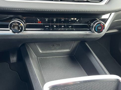 Certified 2025 Chevrolet Equinox LT image 30