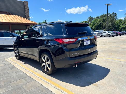 Used 2020 Chevrolet Traverse LT w/ LT Premium Package image 7