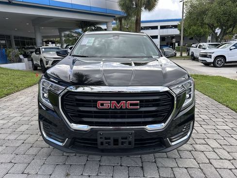 Used 2024 GMC Terrain SLE AWD/4WD image 18
