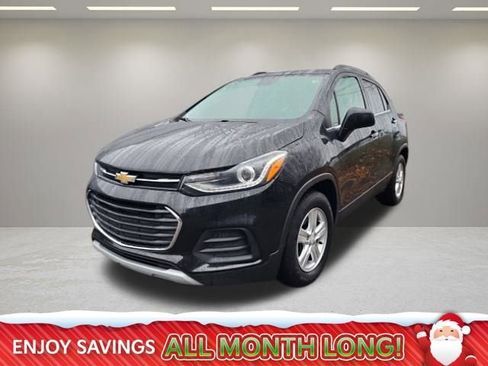 Used 2020 Chevrolet Trax LT w/ LT Convenience Package image 1