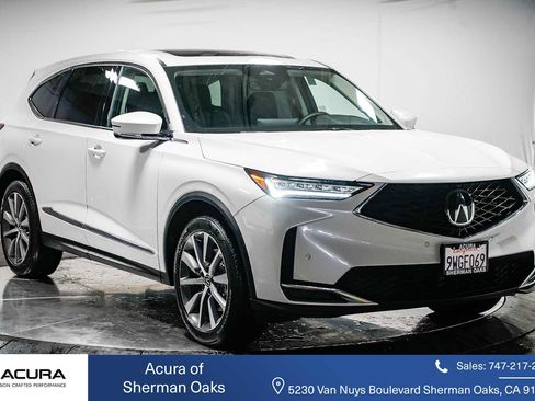 Used 2025 Acura MDX SH-AWD w/ Technology Package image 16