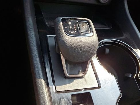 Certified 2021 Nissan Rogue SV image 15