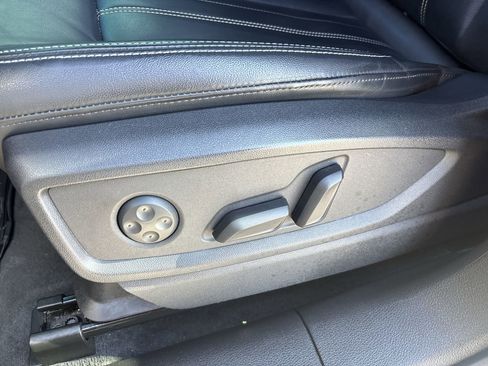 Used 2022 Audi Q5 2.0T Premium w/ Convenience Package image 13