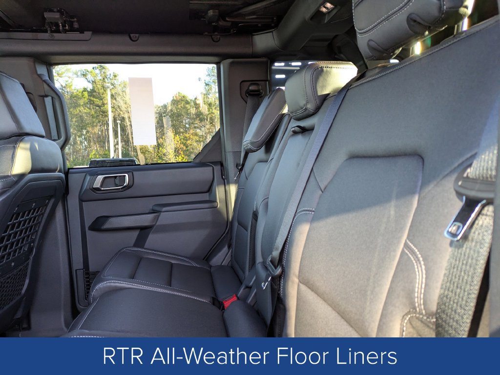 Used 2025 Ford Bronco Big Bend w/ Black Diamond Package AWD/4WD image 14