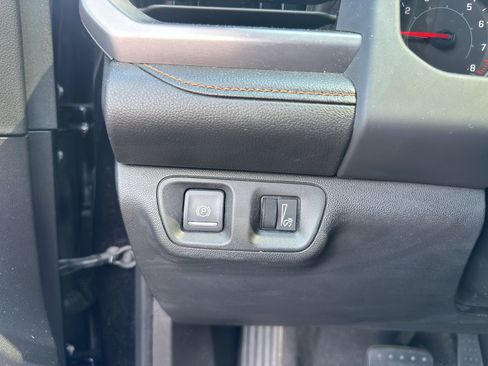 Used 2021 GMC Acadia AT4 image 17