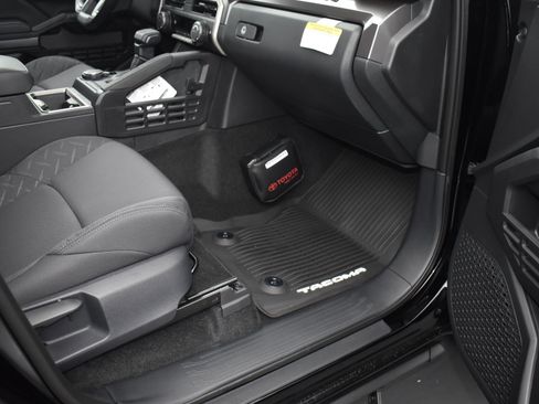 Used 2024 Toyota Tacoma SR5 image 11