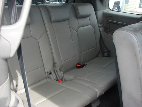 Used 2009 Honda Pilot Touring image 16
