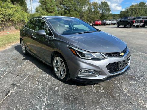 Used 2018 Chevrolet Cruze Premier w/ RS Package image 5