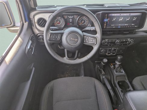 Used 2024 Jeep Gladiator Sport image 23