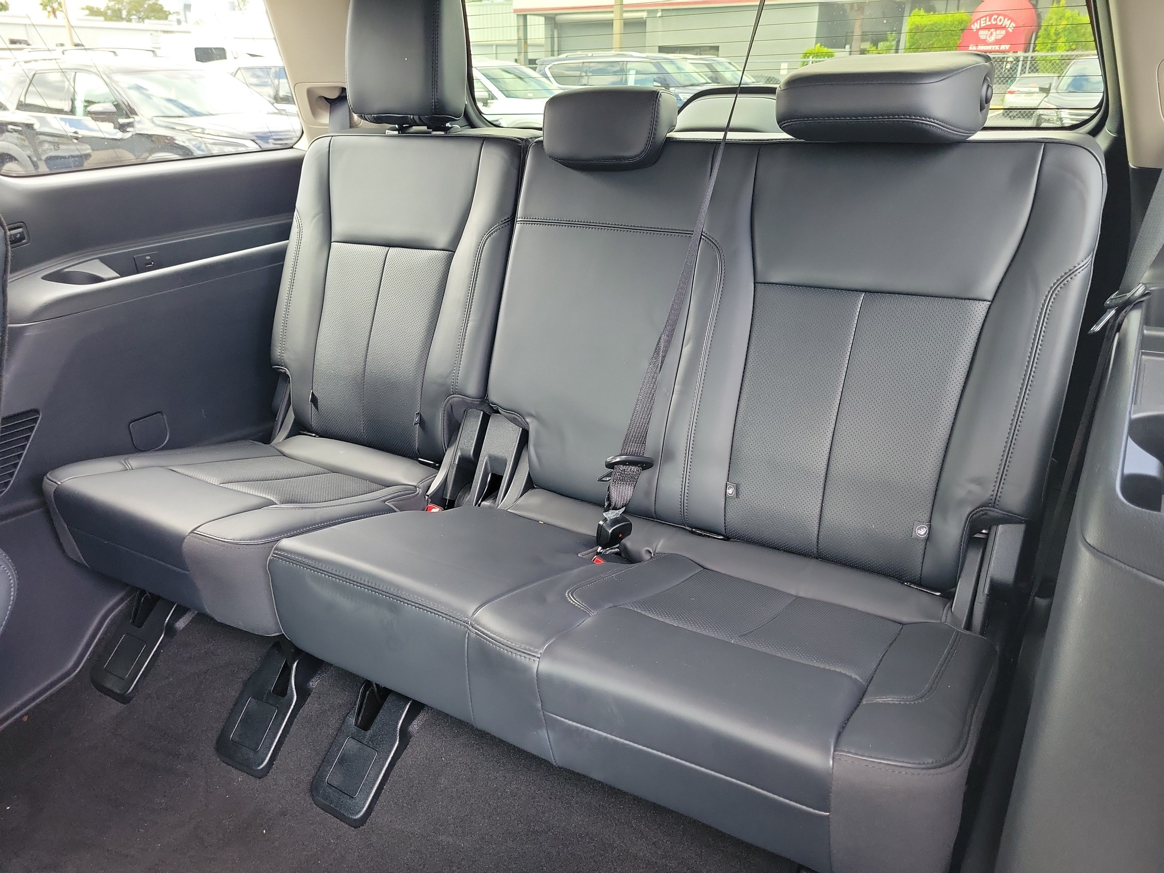 Used 2024 Ford Expedition XLT RWD image 16