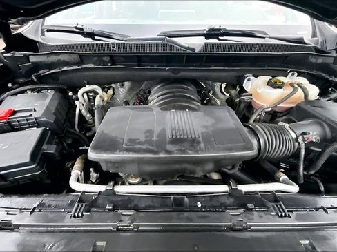 Used 2024 Chevrolet Suburban LT image 10