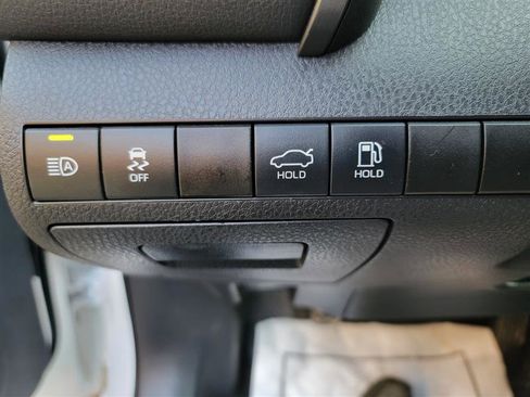 Used 2021 Toyota Camry SE FWD image 24