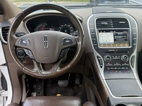 Used 2016 Lincoln MKX Reserve w/ Technology Package image 23