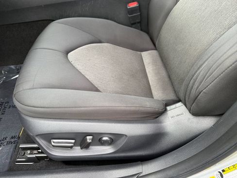Used 2019 Toyota Camry LE FWD image 24