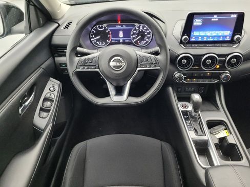 Used 2025 Nissan Sentra SV FWD image 22