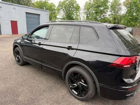 Used 2023 Volkswagen Tiguan SE R-Line AWD/4WD image 9