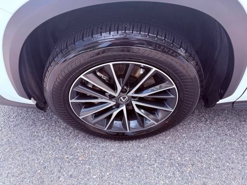Certified 2025 Lexus NX 250 FWD w/ Towing Package (2000 Lbs) image 16