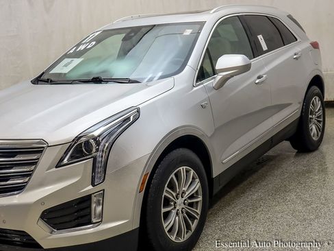 Used 2017 Cadillac XT5 Luxury w/ Driver Awareness Package AWD/4WD image 5
