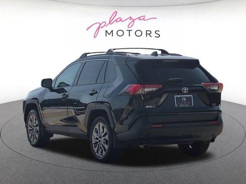 Used 2022 Toyota RAV4 XLE Premium AWD/4WD image 7