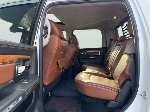 Used 2018 RAM 3500 Laramie Longhorn w/ Max Tow Package image 16