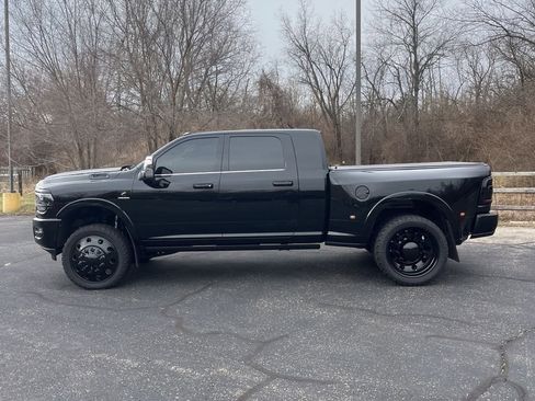 Used 2024 RAM 3500 Limited w/ Safety Group image 4