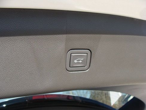 Used 2023 Buick Enclave Essence w/ Experience Buick Package image 15