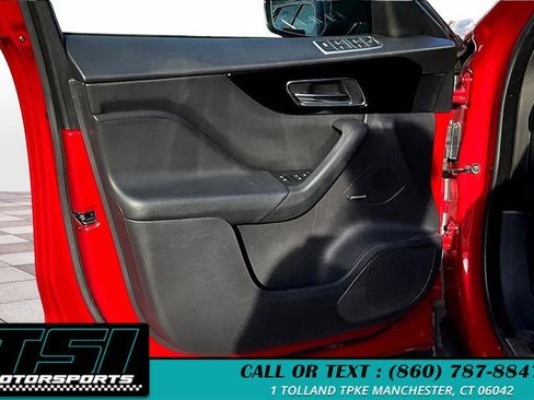 Used 2018 Jaguar F-PACE Premium image 23