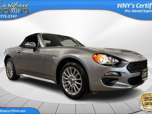 Used 2017 FIAT 124 Spider Classica RWD image 3