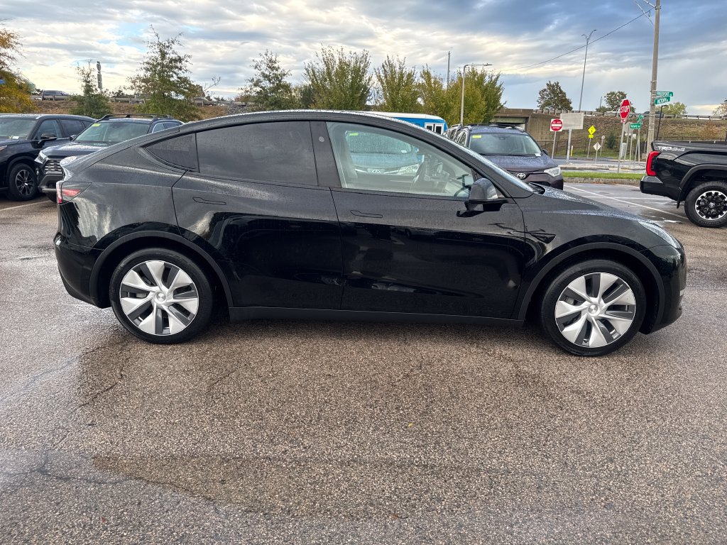 Used 2023 Tesla Model Y Long Range AWD/4WD image 10