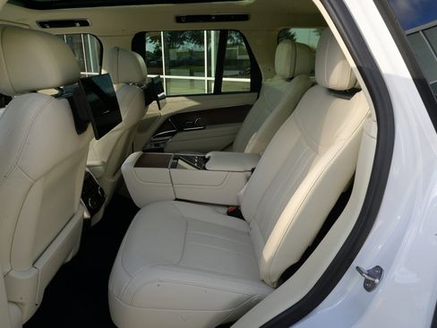 Used 2023 Land Rover Range Rover Autobiography image 36