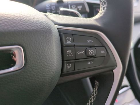 New 2025 Jeep Grand Cherokee L Altitude image 26