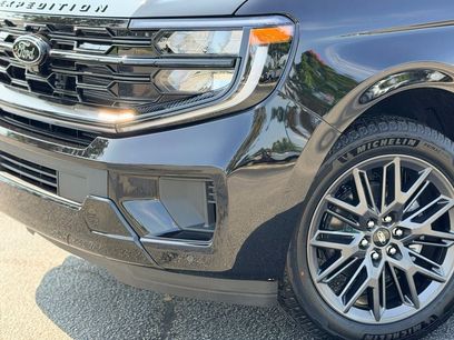 New 2026 Ford Expedition Max Platinum w/ Stealth Appearance Package