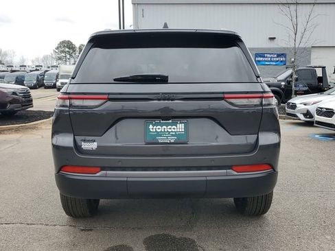 New 2026 Jeep Grand Cherokee Altitude image 5