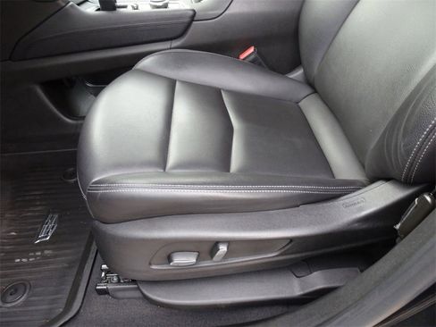 Certified 2023 Cadillac XT5 Luxury w/ LPO, Floor Liner Package image 6