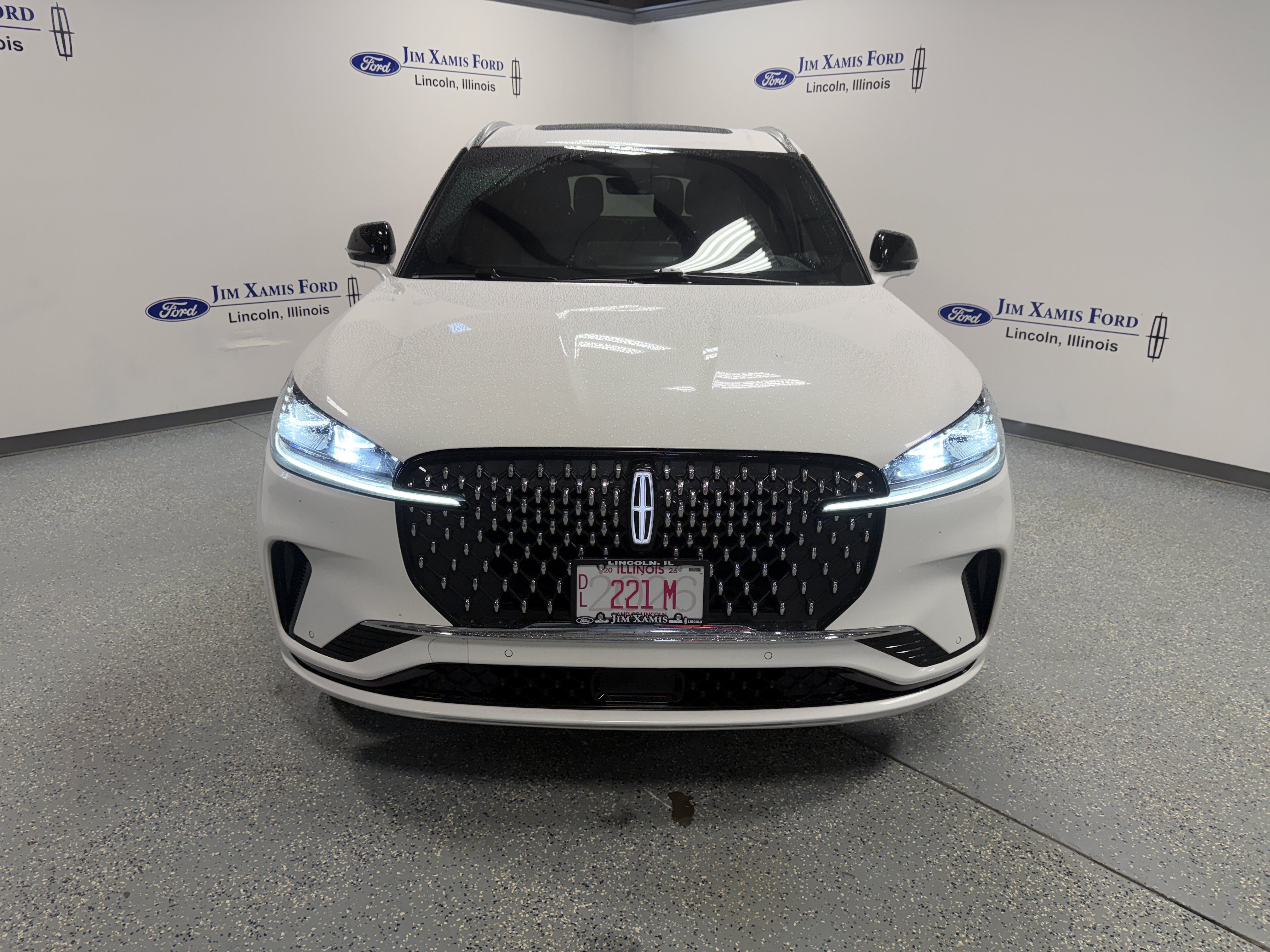 Used 2025 Lincoln Aviator Black Label AWD/4WD image 2