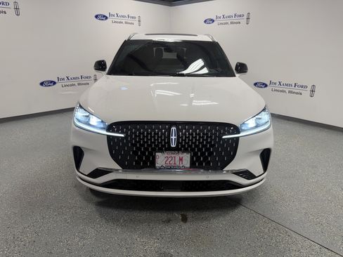 Used 2025 Lincoln Aviator Black Label image 2