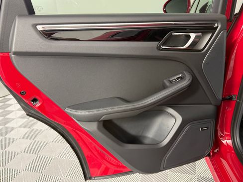 New 2026 Porsche Macan S image 28