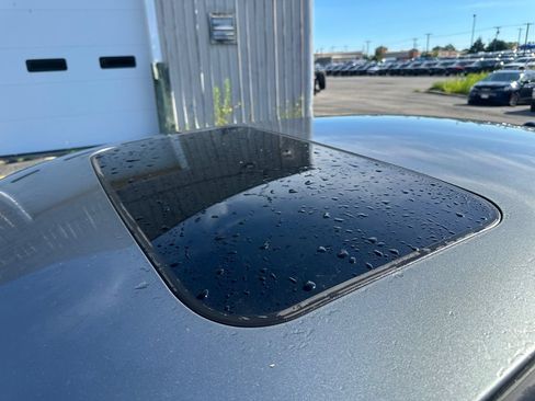 Used 2012 Chrysler 200 S FWD image 16