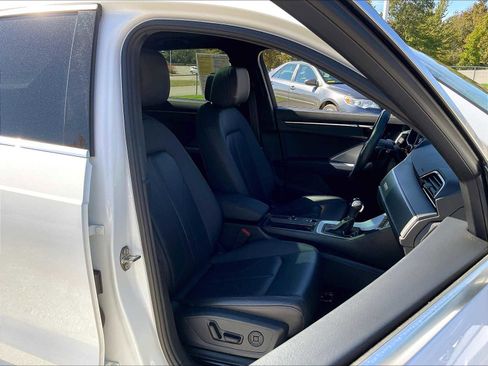 Used 2024 Audi Q3 2.0T Premium image 11