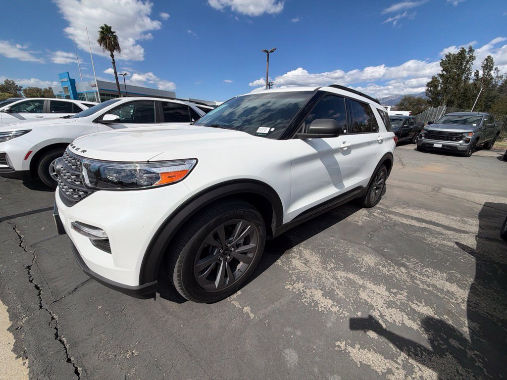 Used 2021 Ford Explorer XLT w/ Equipment Group 202A RWD image 9