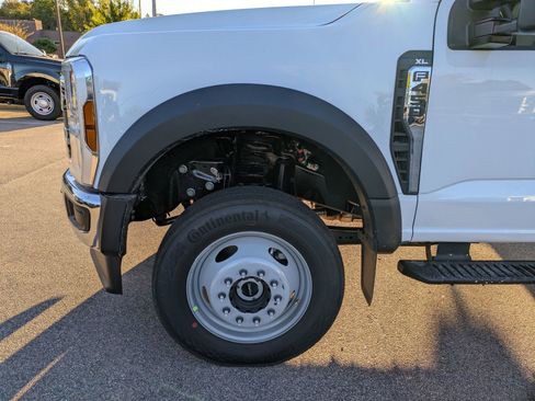 New 2026 Ford F450 XL w/ XL Chrome Package image 10