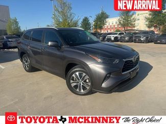 Used 2023 Toyota Highlander XLE video 1