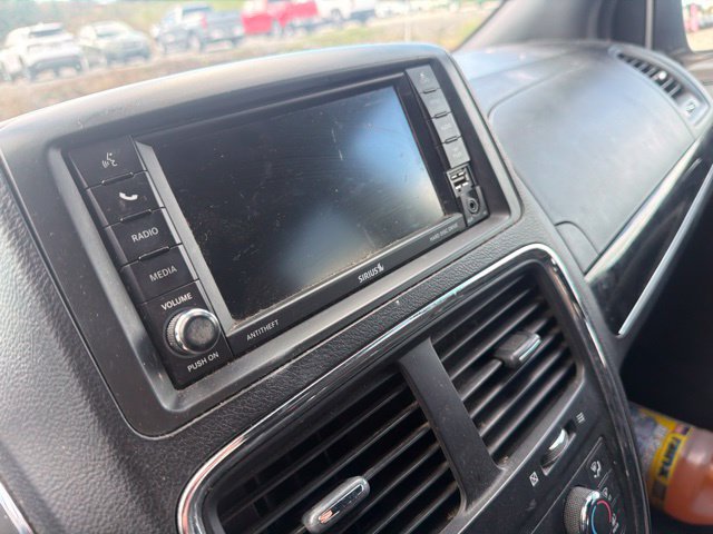 Used 2019 Dodge Grand Caravan SE FWD image 22