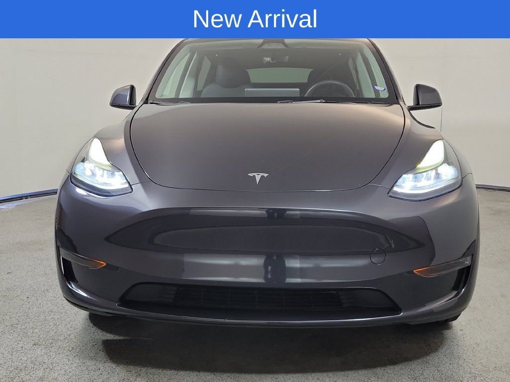Used 2024 Tesla Model Y 2WD image 2