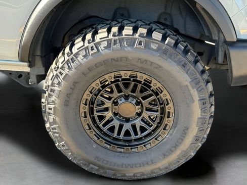 Used 2022 Ford Bronco 4-Door AWD/4WD image 3