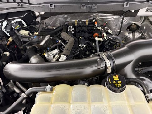 Used 2024 Ford F150 Platinum w/ FX4 Off-Road Package image 36